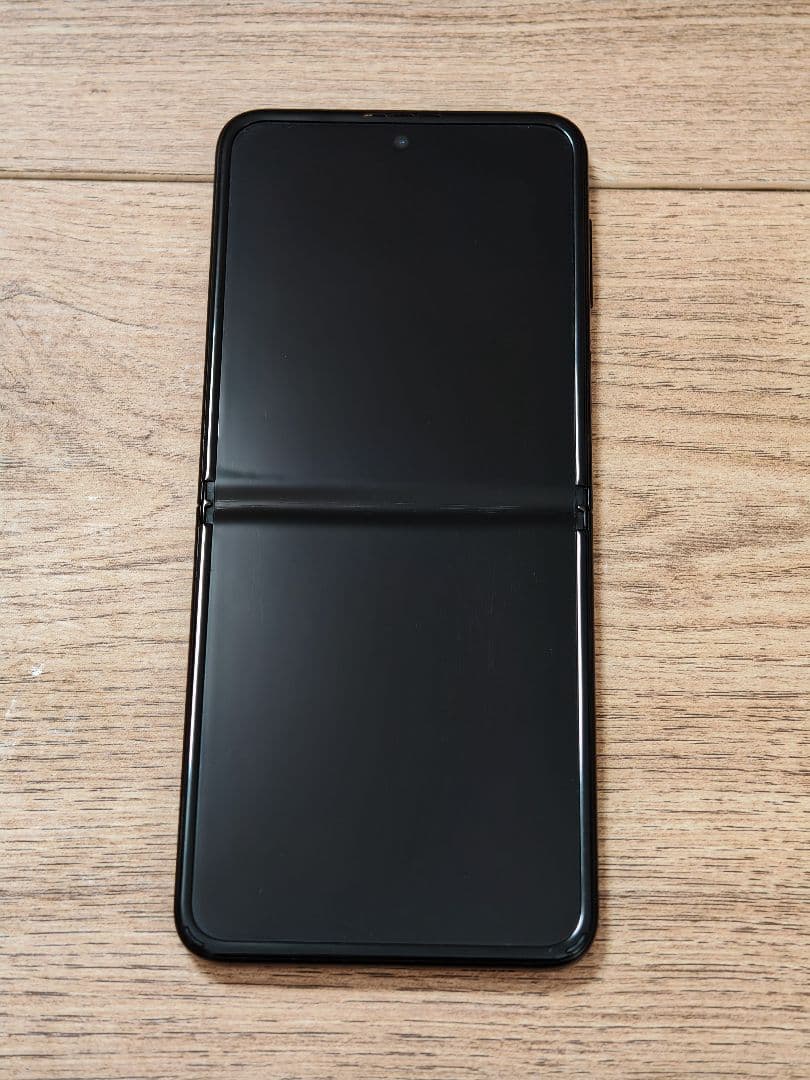 【最終値下げ】Galaxy Z Flip3 5G ブラック 128GB【海外版】