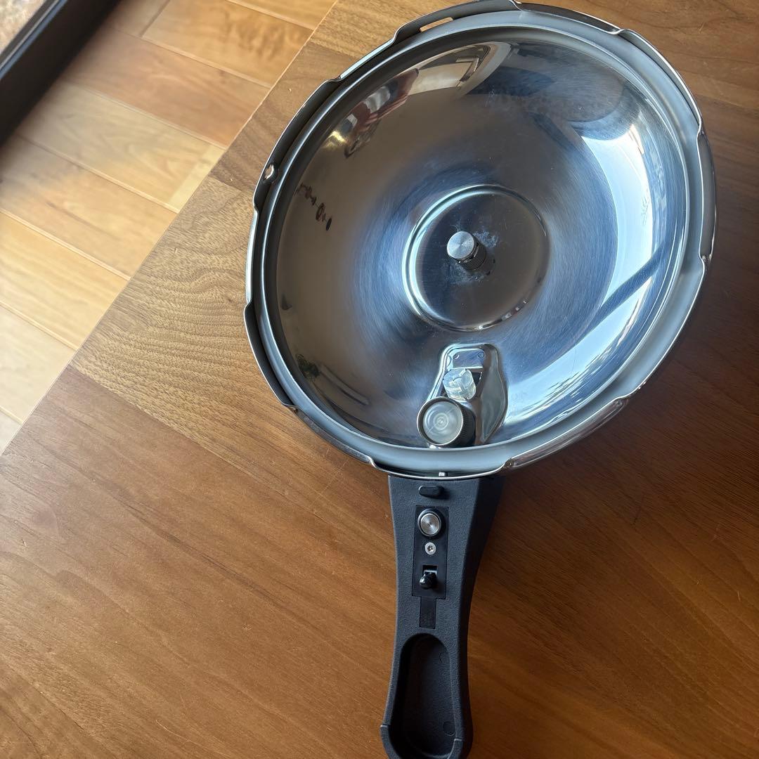 アサヒ軽金属工業5.5ℓゼロ活力なべ　圧力鍋　未使用に近い