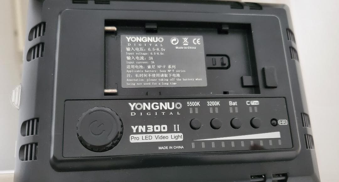 feelworld fw760　yongnuo YN300 II