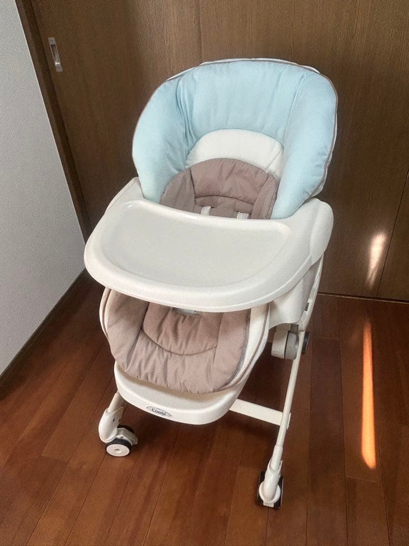 combi コンビ 電動 ネムリラ オートスウィング ハイローベッド チェア