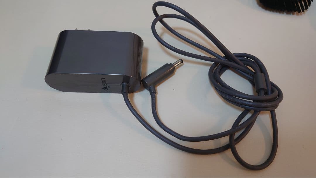 ど*な様 【純正スタンド付き】Dyson V8slim fluffy＋【掃除機】