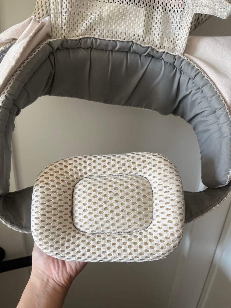 超美品　BabyBjörn ベビービョルン　抱っこ紐　ハーモニー　クリーム