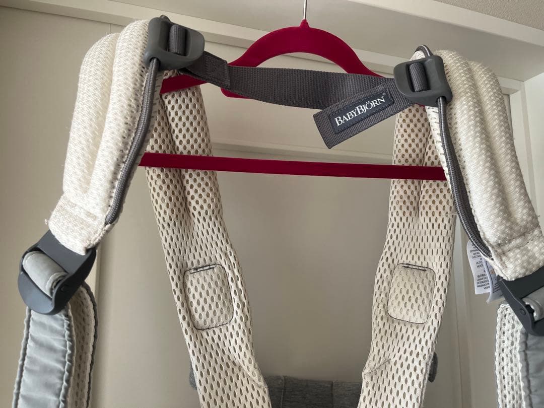 超美品　BabyBjörn ベビービョルン　抱っこ紐　ハーモニー　クリーム