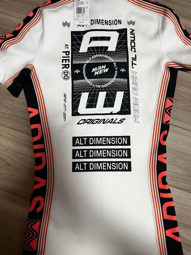 新品　adidas アレキサンダーサンダーワン　サイクリングウェア