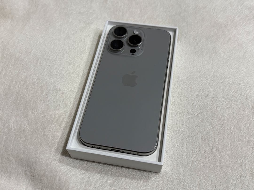 Apple iPhone 15 Pro ナチュラルチタニウム 本体 SIMフリー