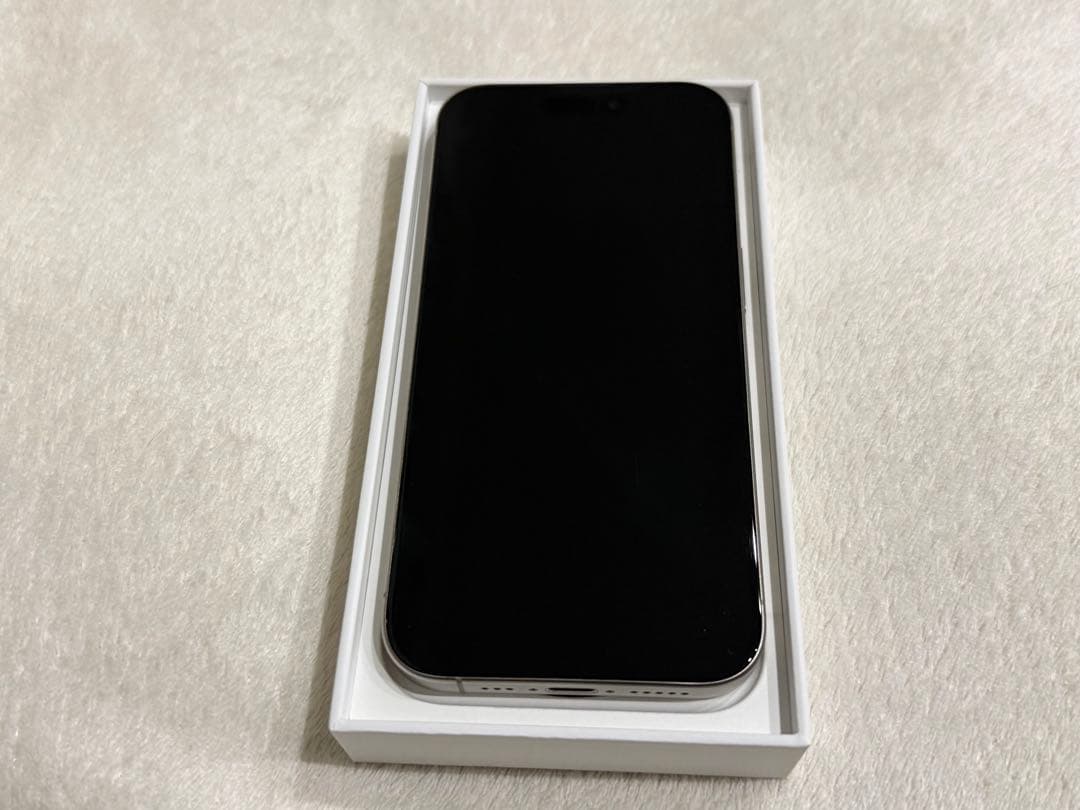 Apple iPhone 15 Pro ナチュラルチタニウム 本体 SIMフリー