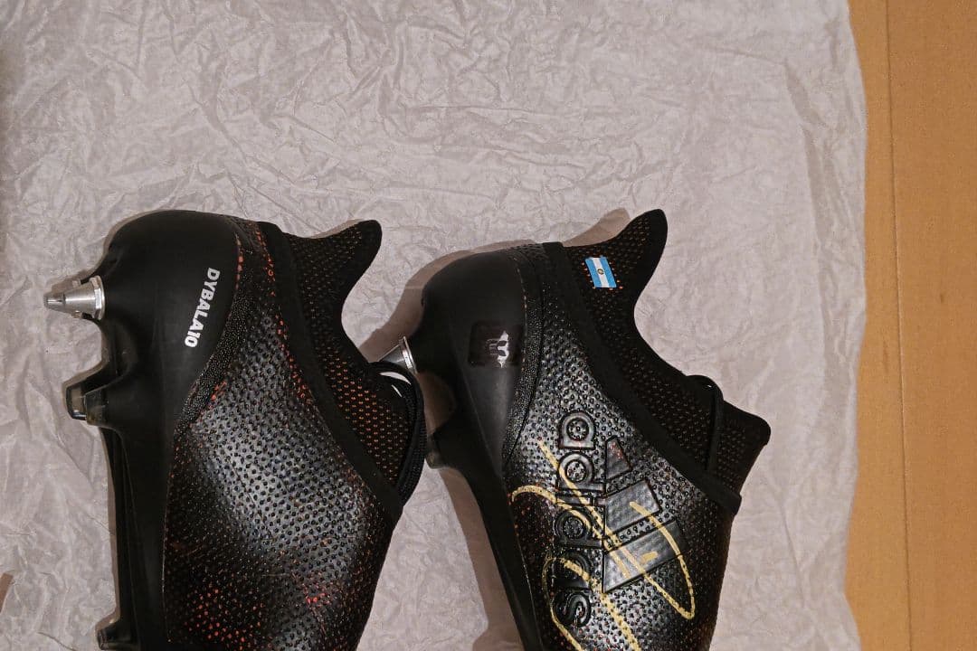 ディバラ 実使用 サイン入りスパイクアディダス アルゼンチン代表 サッカーメッシ