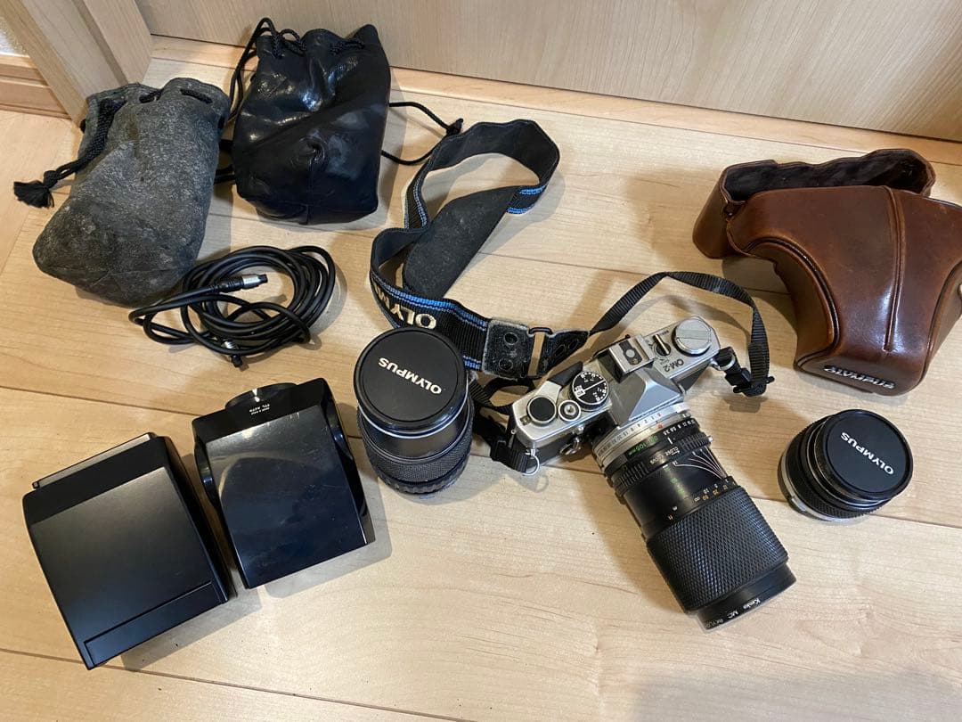 動作未確認 OLYMPUS OM-2 フィルムカメラ/レンズ×3/ストロボ×2他