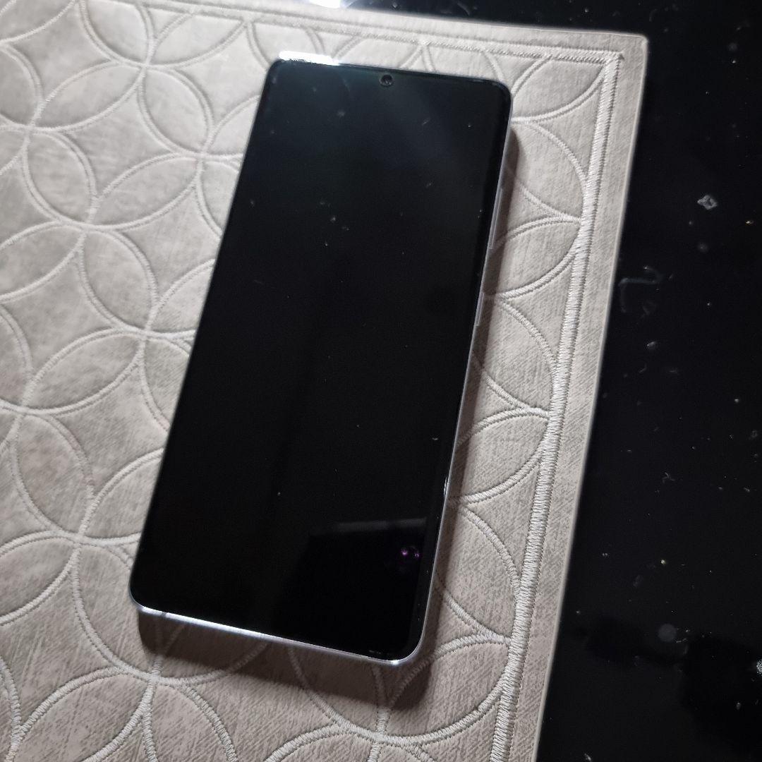 Galaxy S21 Ultra 5G docomo 本体