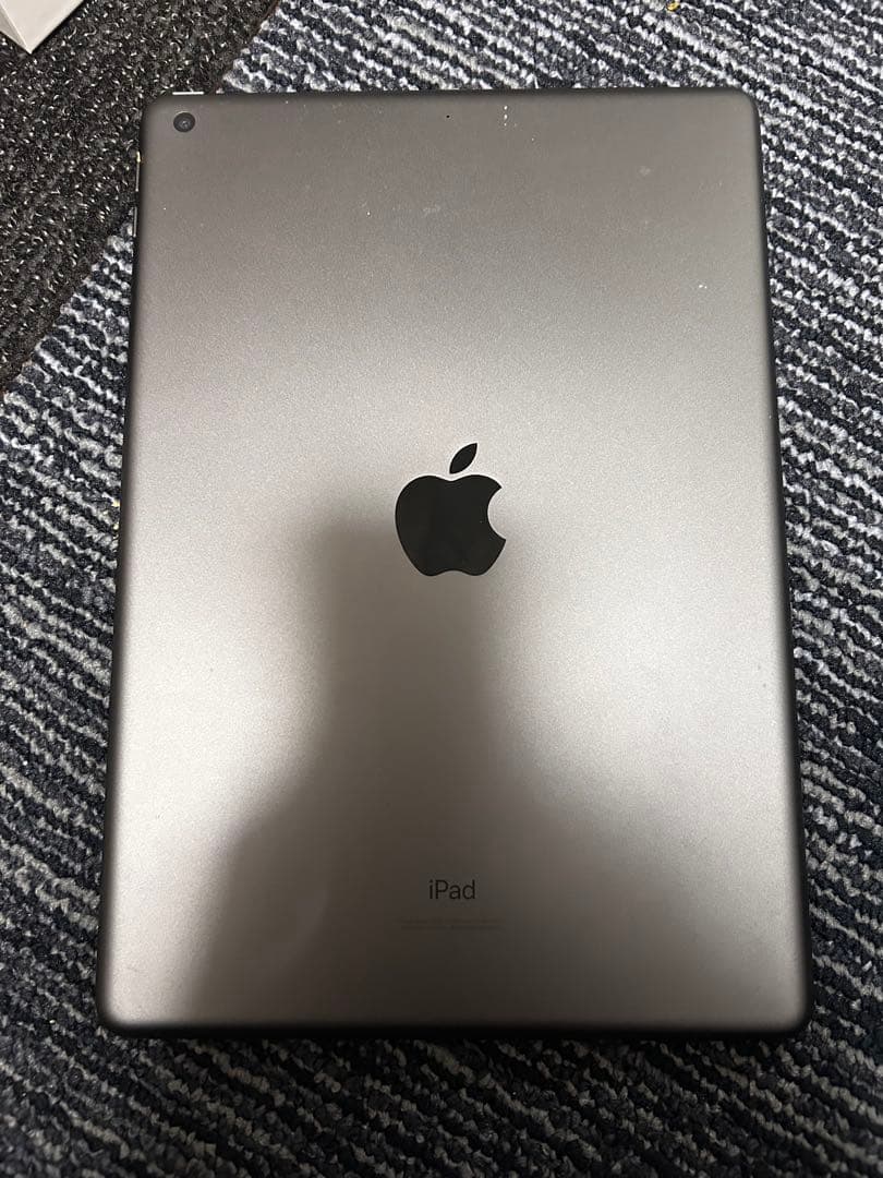 iPad (第8世代) 128GB スペースグレー