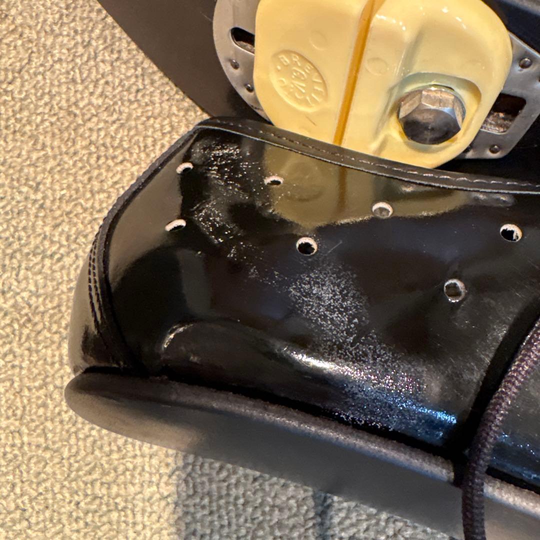 イタリア製DEUGI 103エナメルタイプ黒　サイズ41 1/2 傷有り