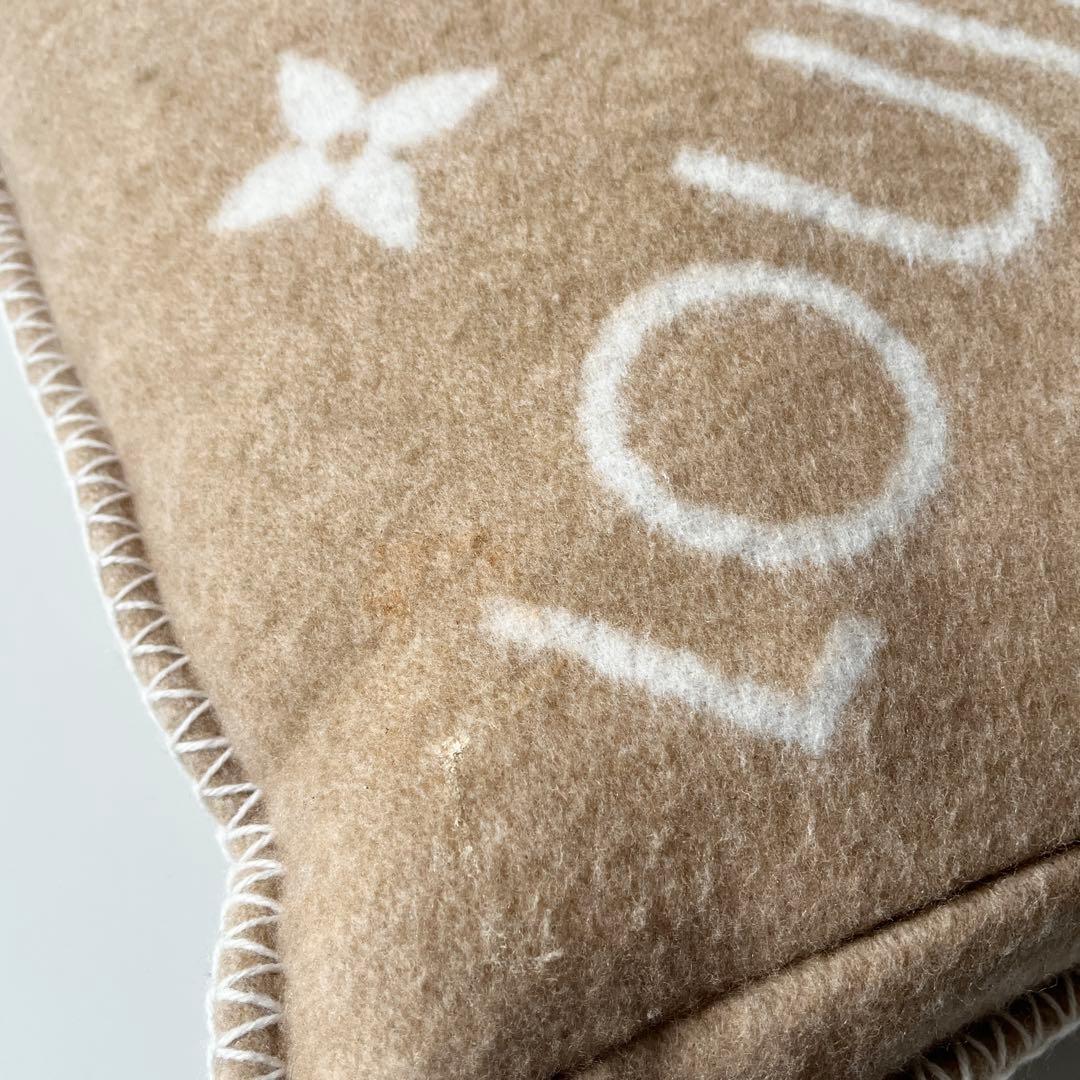 ルイヴィトン　クッション ネオ モノグラム　ウール　カシミヤ　ベージュ