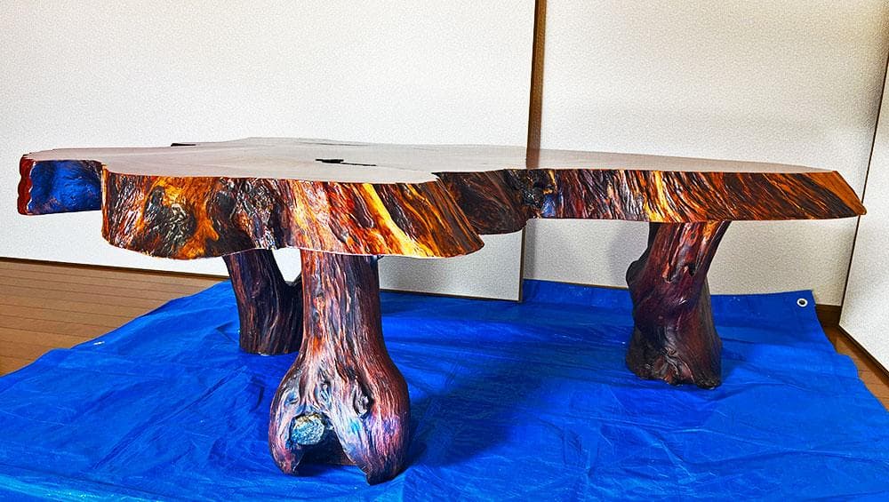 天然木　センターテーブル　銘木　一枚板　ローテーブル　三本足　杢目　高さ46cm