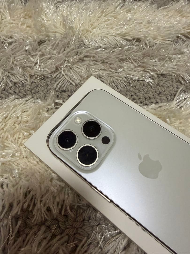 iPhone 15 Pro 256GB SIMフリー　Apple