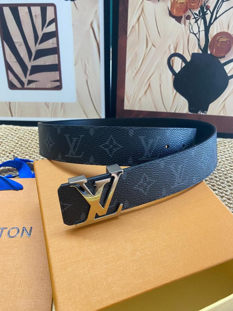 極美品 ブラック レザーベルト