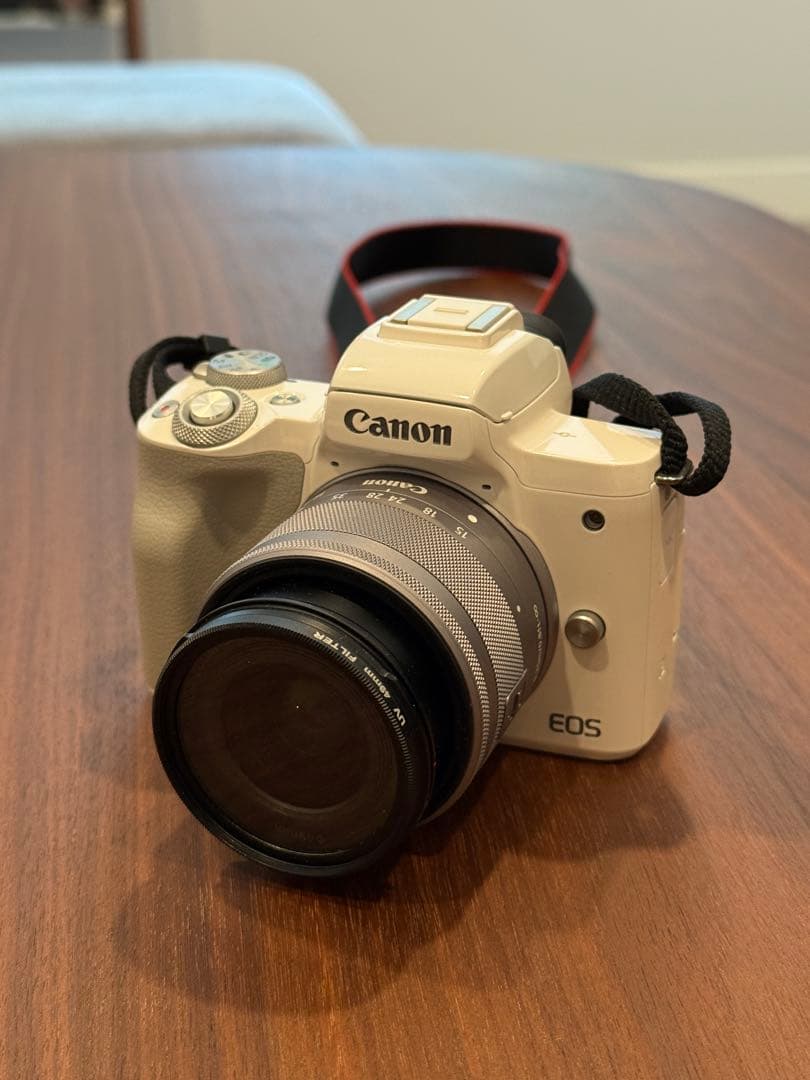 【お値下げ中】【新品同様】Canon EOS Kiss M ダブルズームキット