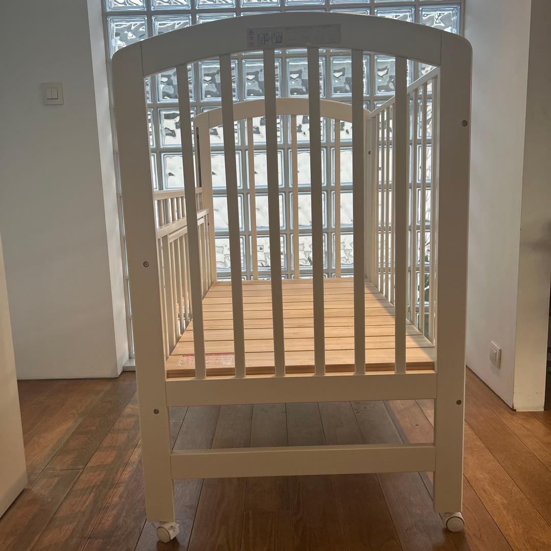 カトージ　ハイポジションベビーベッド アーチ（ホワイト）