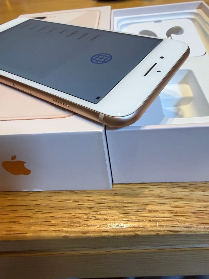 Apple iPhone 8Plus 美品SIMフリー　シャンパンゴールド