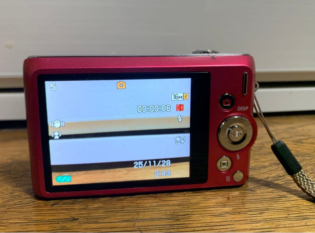 美品　CASIO（カシオ）デジタルカメラ EXILIM EX-ZS190 動作品