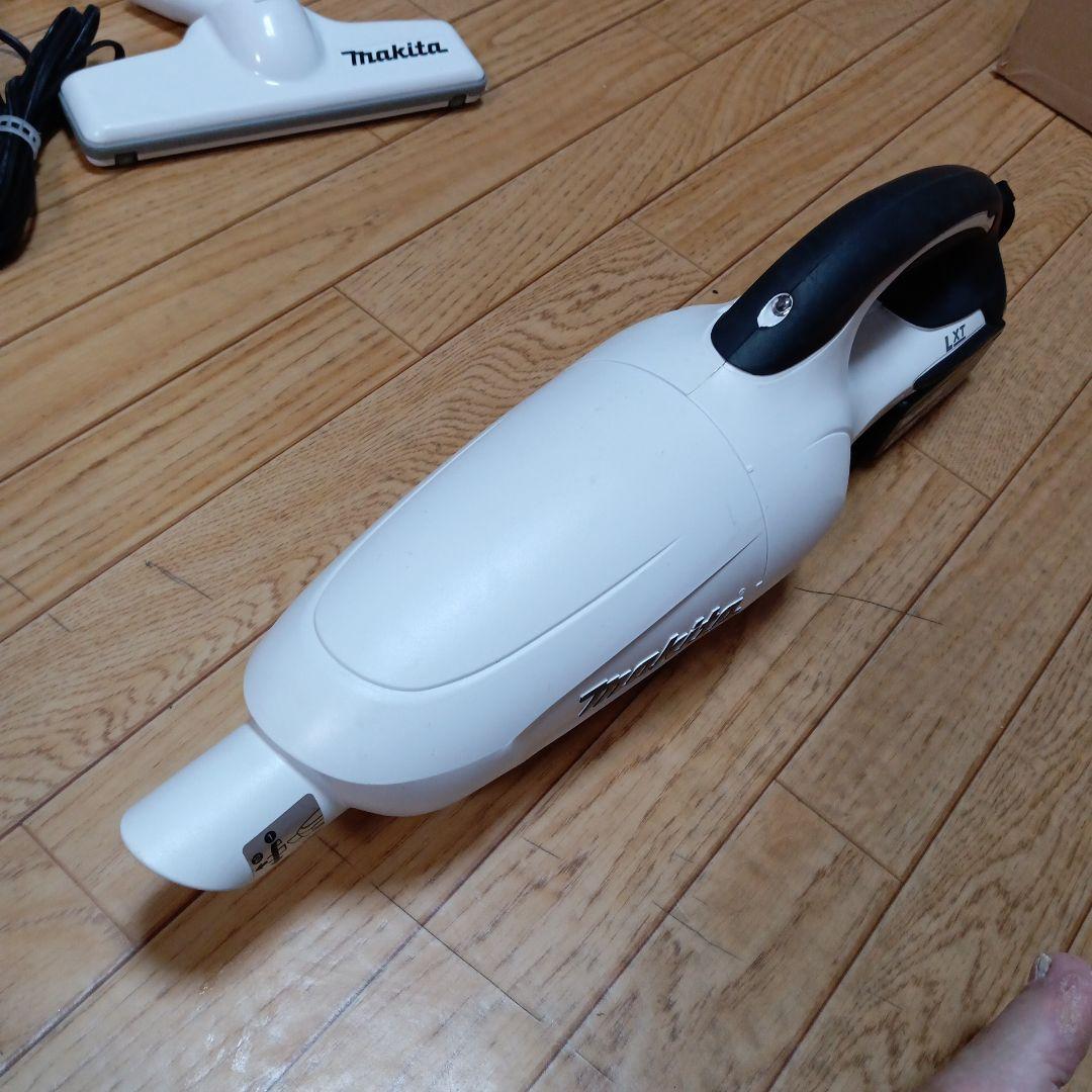 マキタ18V充電式クリーナCL180FD 純正バッテリー、充電器、サイクロン付