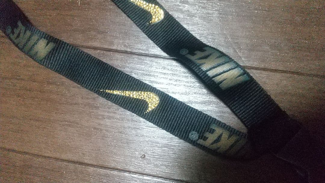 Nike ロゴ入りストラップ ブラック/ゴールドスワロフスキーカスタム