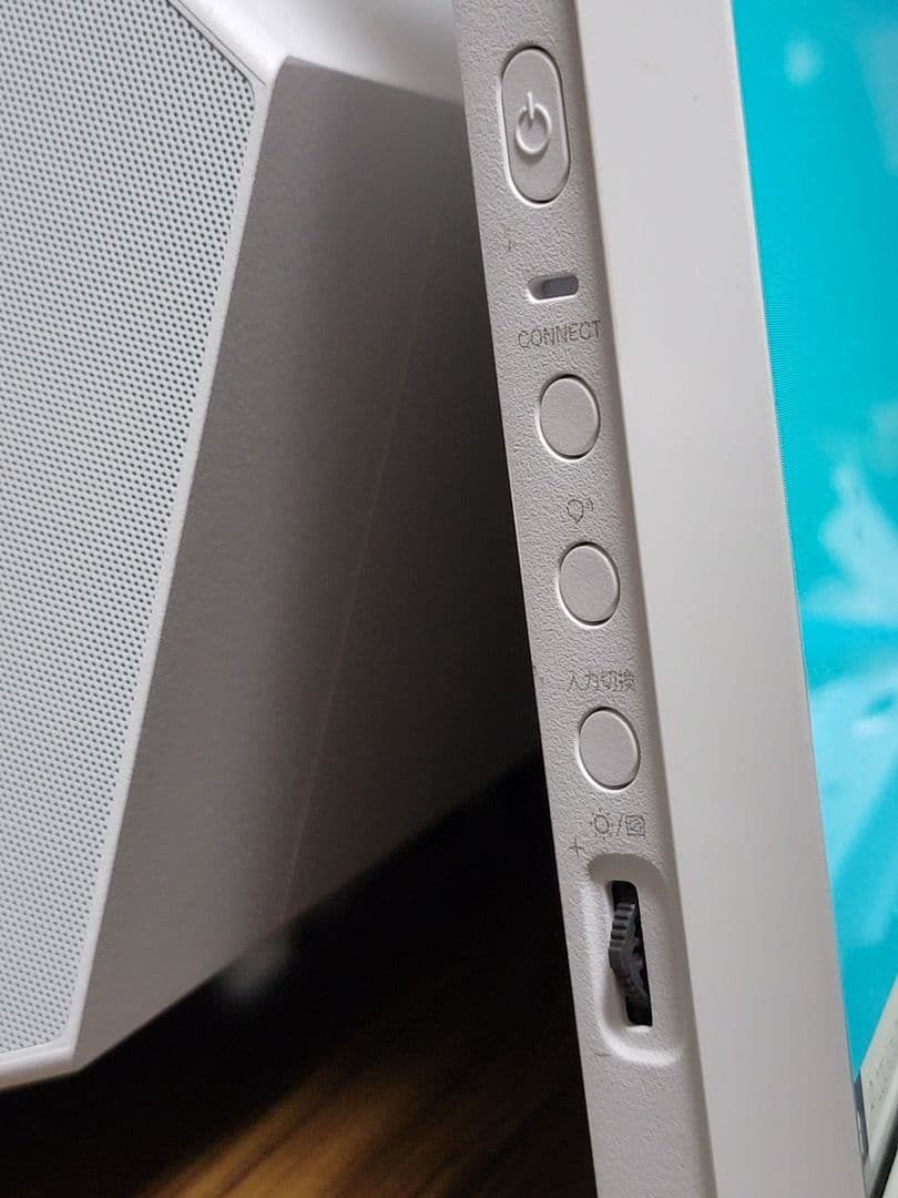 爆速SSD搭載　新しくてきれいなミニマリストPC テレビやゲーム用モニタにもなる