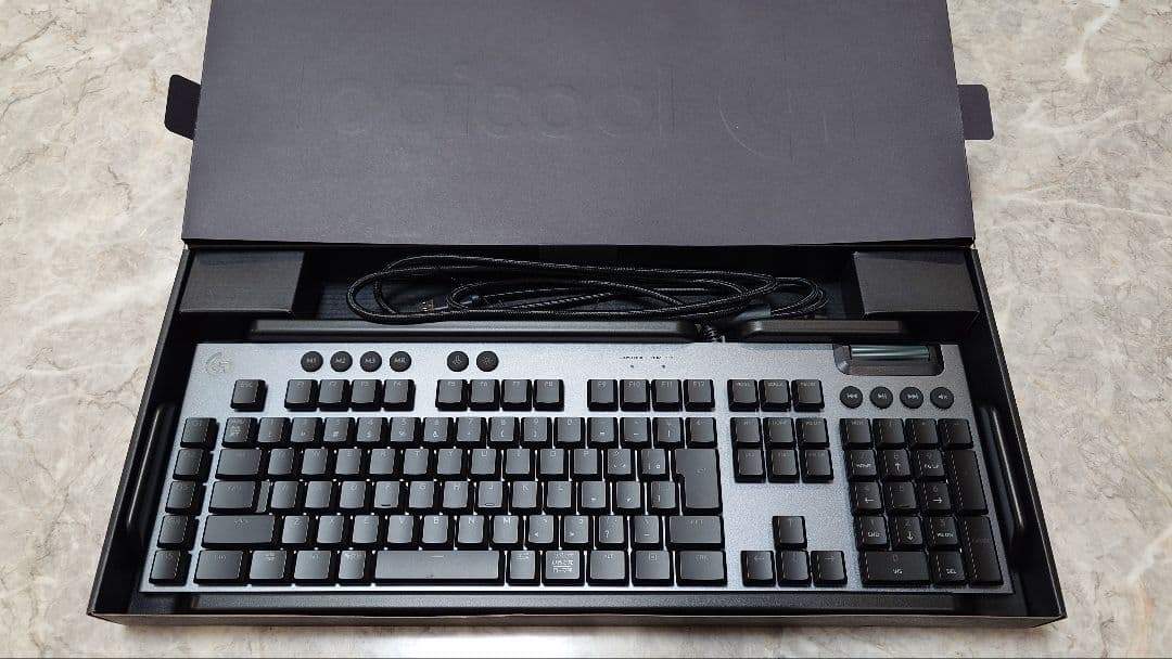 【未使用に近い】Logicool G813メカニカルクリッキーRGBキーボード