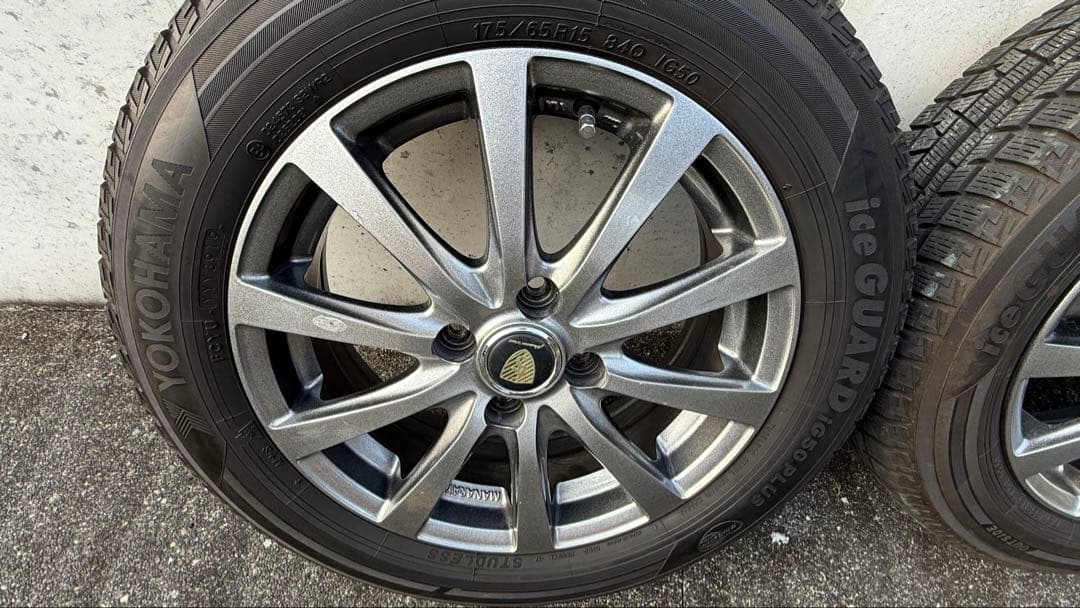スタッドレス　ヨコハマ175/65R15 PCD100 15インチ　手渡しのみ