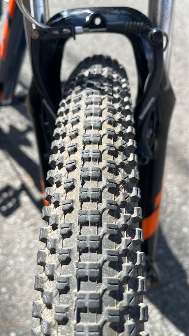 GT マウンテンバイク ストンパープライム24インチ 2020年モデル