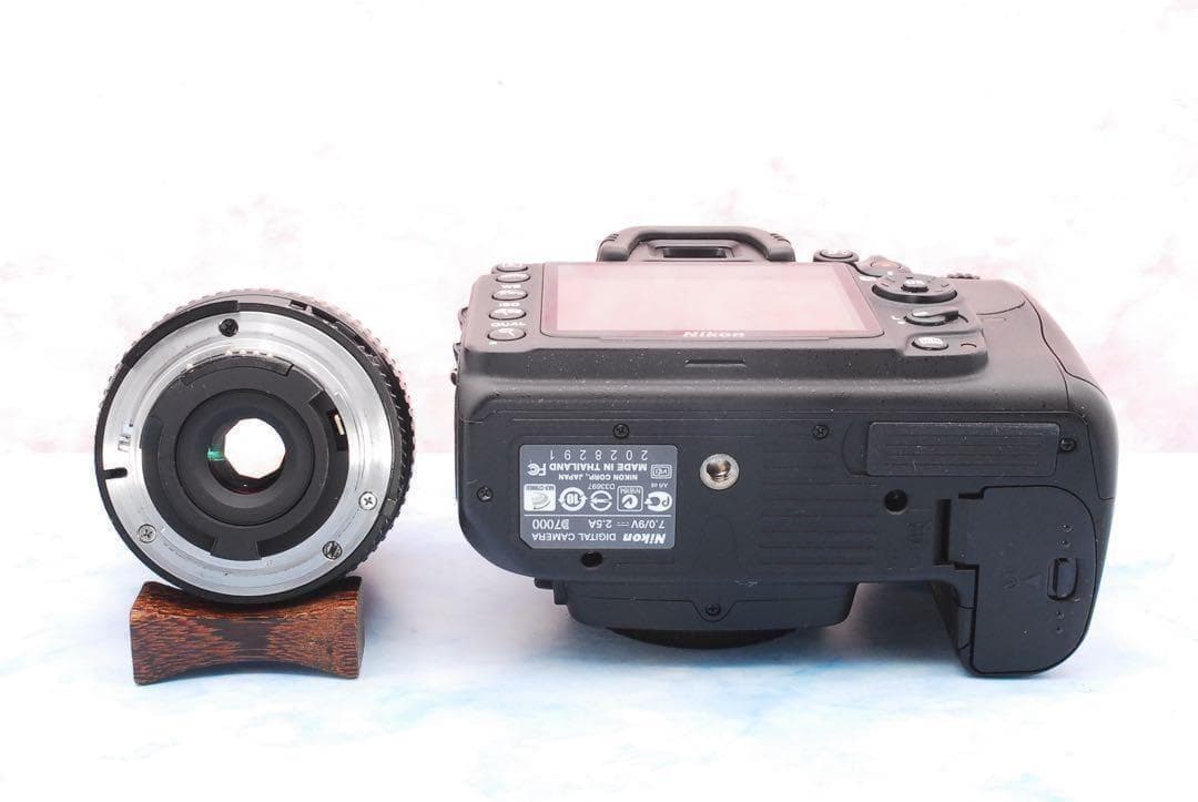 ニコン D7000◎一眼レフカメラ◎高速連写◎デビュー向け◎根強い人気機種！