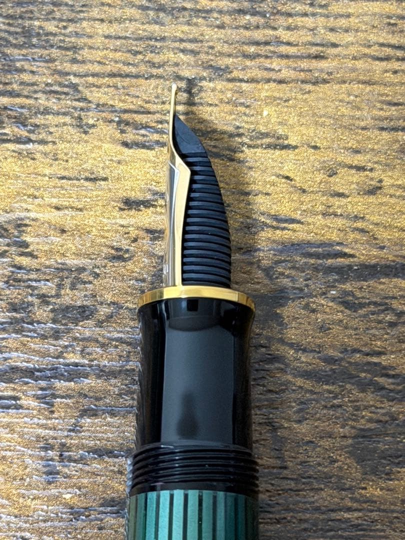 試筆のみ　M800 18c ゴールド　M ペリカン　万年筆　緑縞　バイカラー