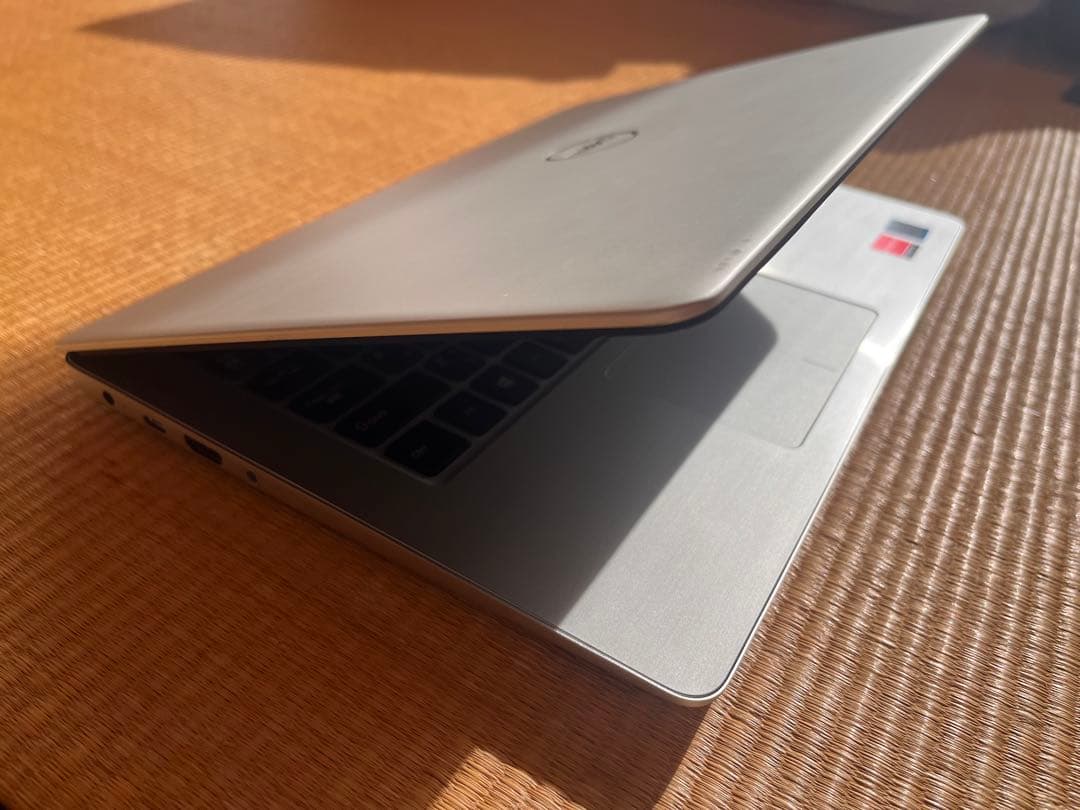 Dell Inspiron5370（Core i7/8GB) ACアダプタ付き