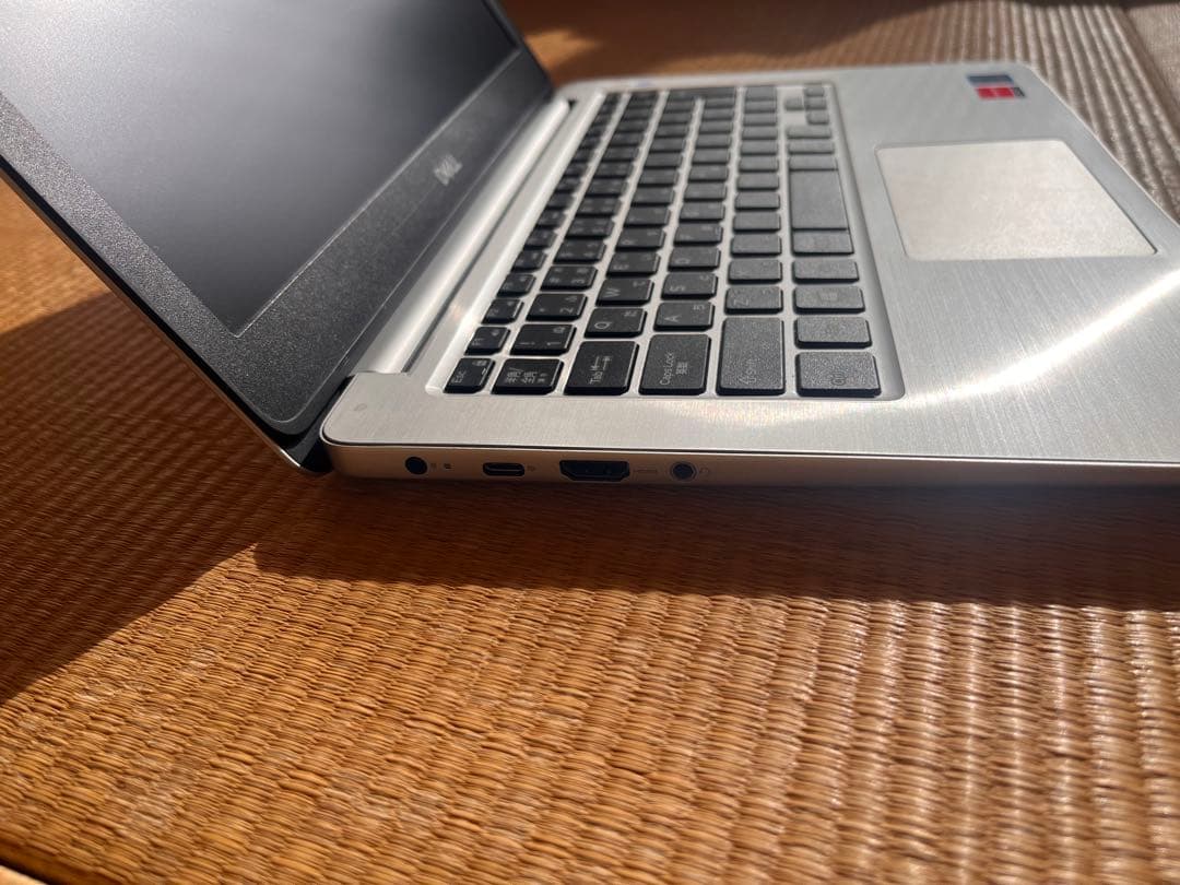 Dell Inspiron5370（Core i7/8GB) ACアダプタ付き