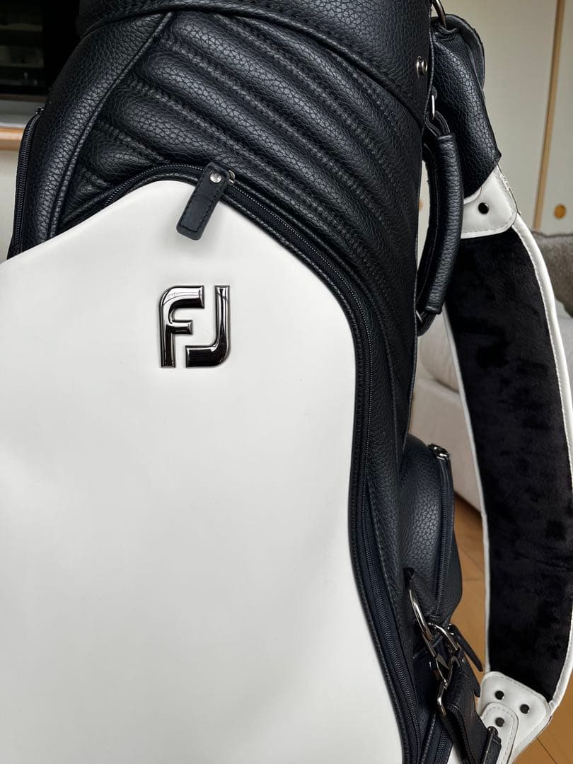 希少　美品　ＦＪ　フットジョイ ３点式キャディバッグ【ホワイト/ブラック】完売品