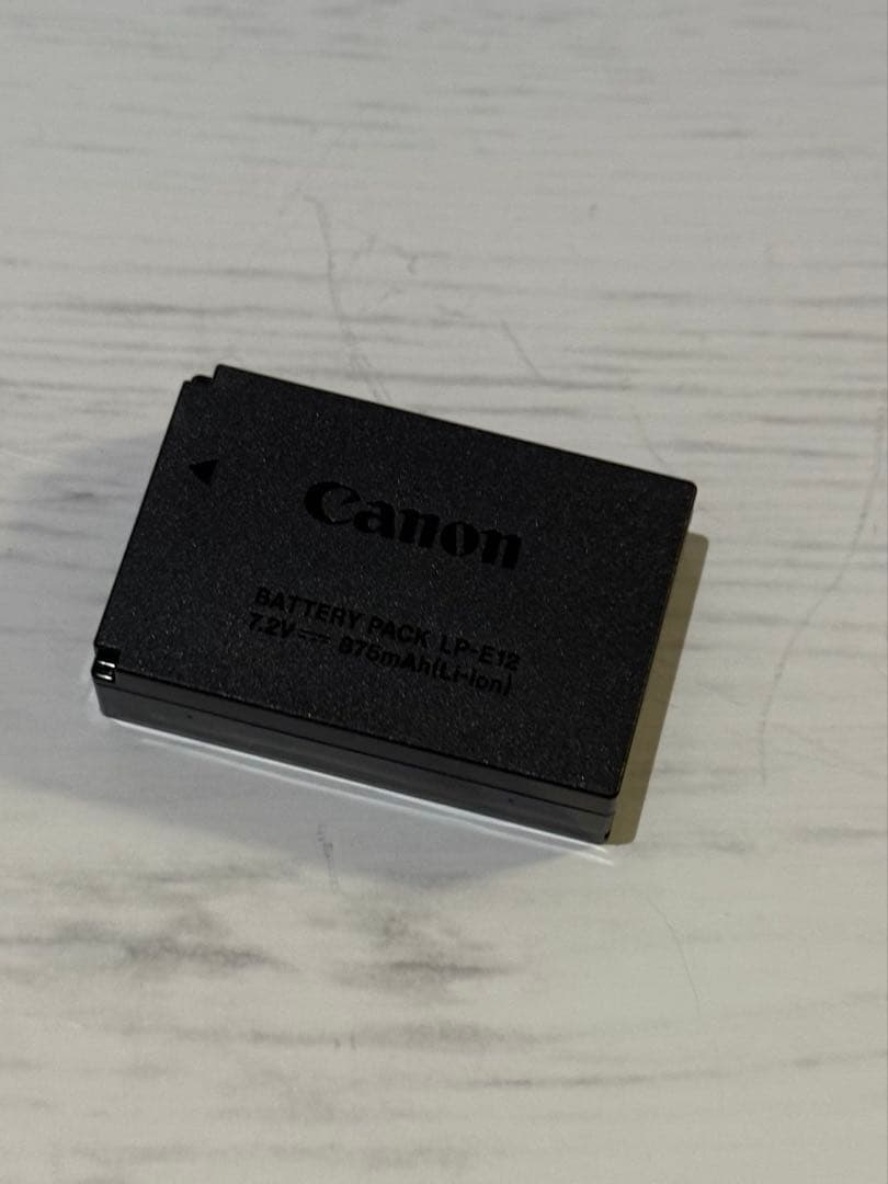 Canon EOS KissM ホワイト　望遠レンズ付き　美品（中古品）