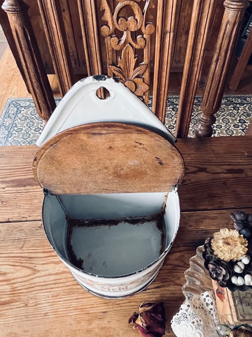 フランスアンティーク 小麦粉缶 ホーロー 天使　エンジェル