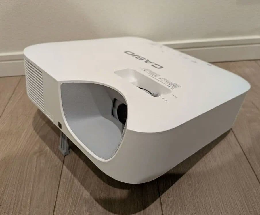 【美品】CASIO プロジェクター XJ-F100W 本体