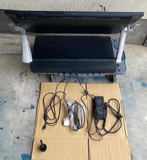 Wacom 液晶ペンタブ Cintiq 24HD DTK-2400 さらに値下げ