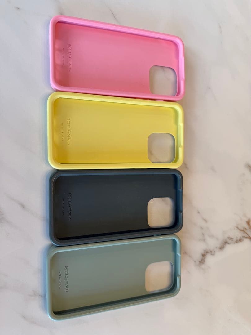 ボッテガ　iPhone用14ProMAX シリコンケース