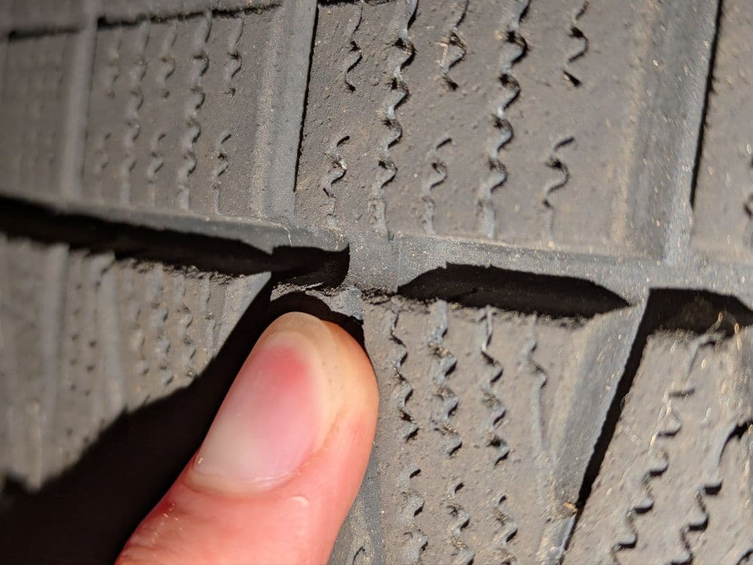 アバルト595 スタッドレス 195/45R16 6.5J PCD98 4本