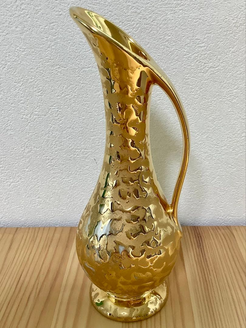 22金と24金の陶器花瓶2点セットプラス外国銀貨【合計4点】