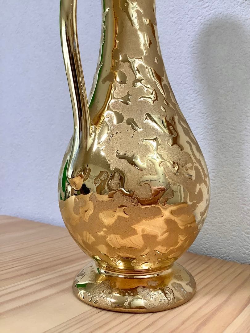 22金と24金の陶器花瓶2点セットプラス外国銀貨【合計4点】