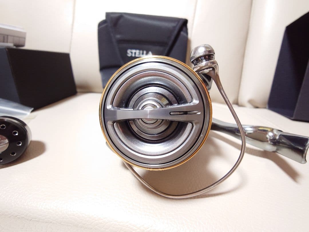 【9 9ちゃん様】シマノ　18ステラ　C3000XG