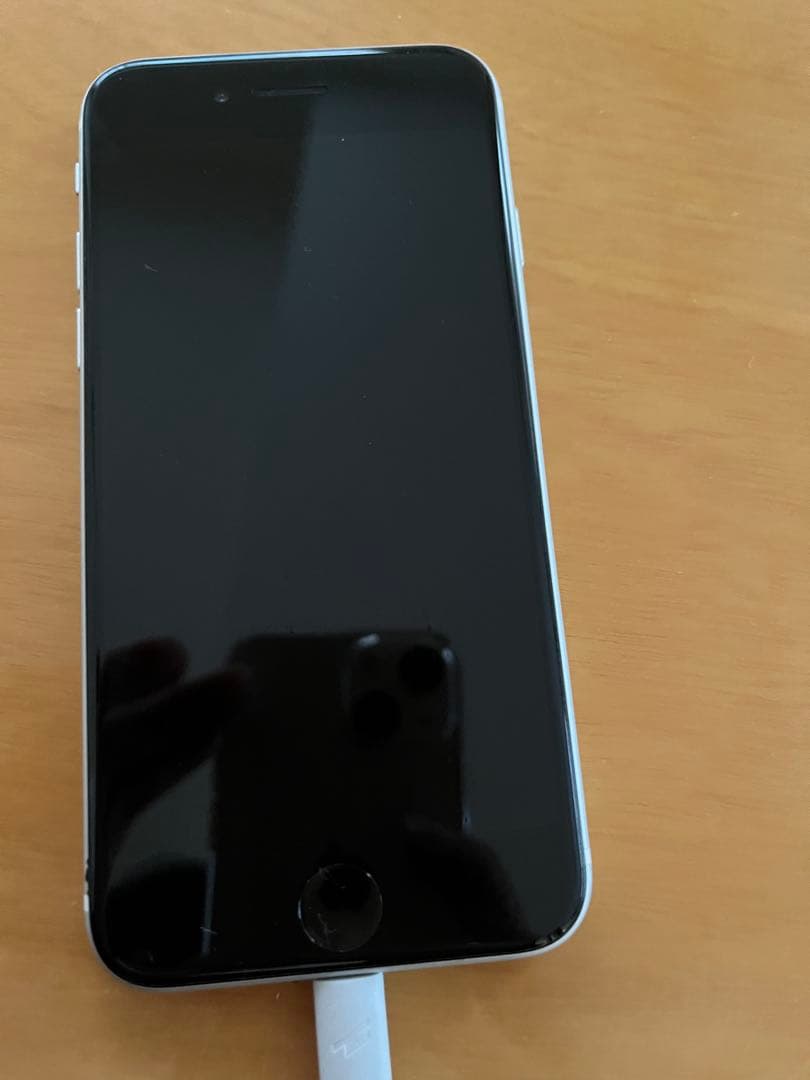 iPhone SE2 ホワイト 128GB iOS18 SIMフリー 100%
