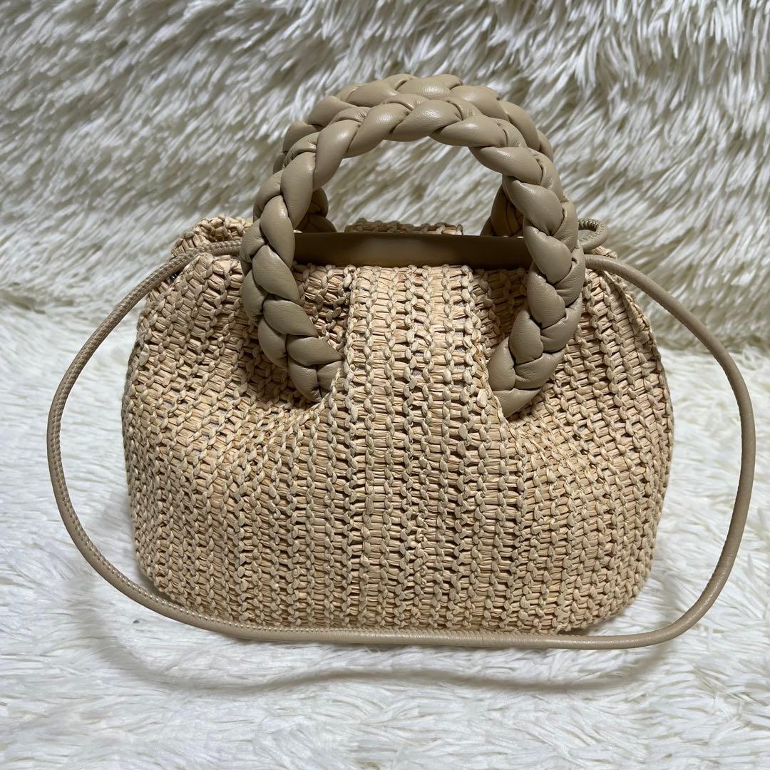 【極美品】ＨＥＲＥＵ　ヘリュー　ボンボンバッグ　ラフィア