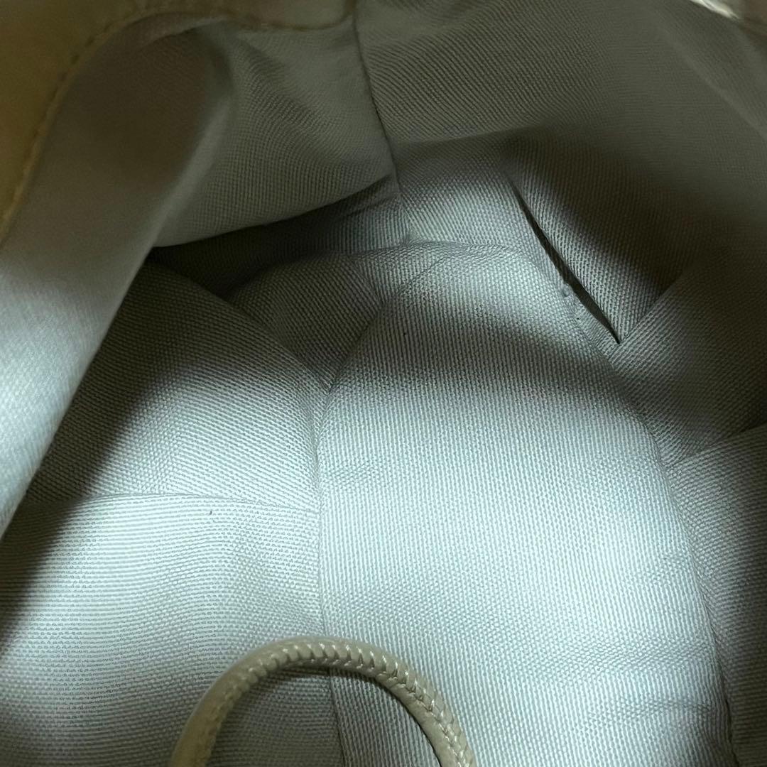 【極美品】ＨＥＲＥＵ　ヘリュー　ボンボンバッグ　ラフィア