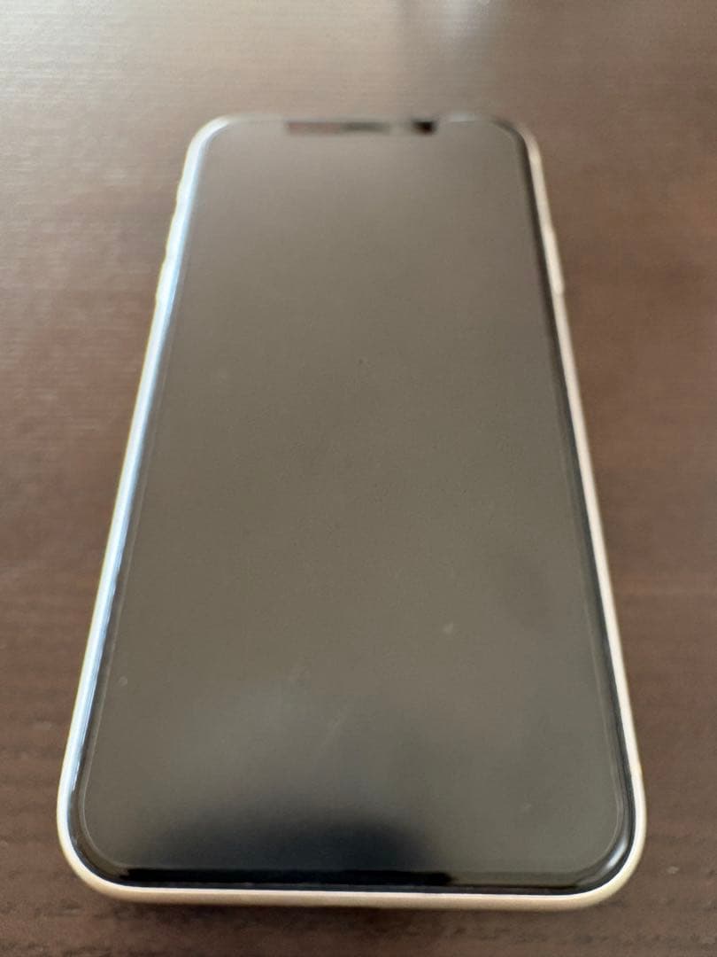 Apple iPhone 11 ホワイト ケース付き