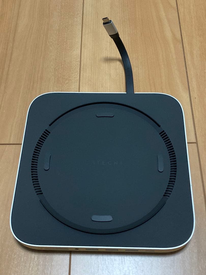 M2 Mac mini + Satechi USB-C アルミニウムスタンド