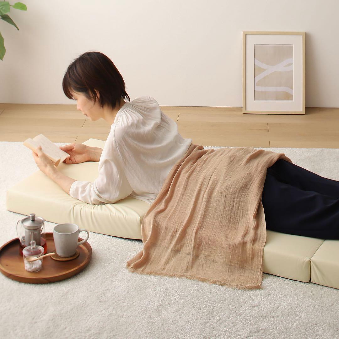 C 新品 フロアマット 180cm アイボリー クッションマット レザー 座布団