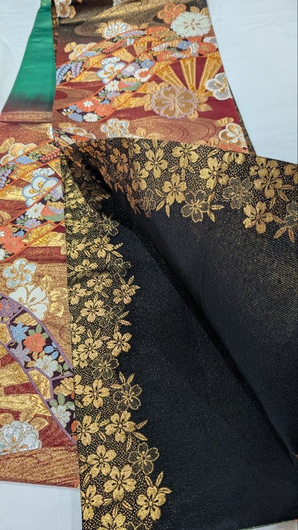 【珍品】豪華な金糸刺繍 袋帯•色柄が様々•これは1本です♪